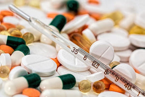 Custom Acrylic Displays in Pharmaceuticals and Healthcare Industry (Benefits, Uses, Marketing Ideas)