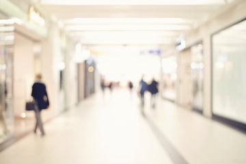 Visibility 101: 5 Ways to Make Your Retail Signage More Visible